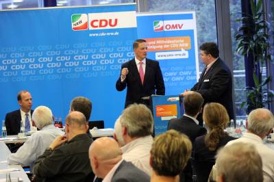 Forum 1: Wie sicher sind wir in NRW?
Gregor Golland MdL im Gesprch mit Simon Nowack